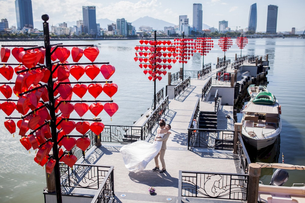 Couples places padlocks on Love Lock bridge with a hope for lasting connection 